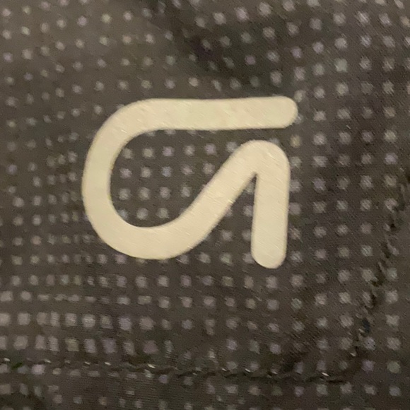 Old navy shorts - Picture 2 of 4